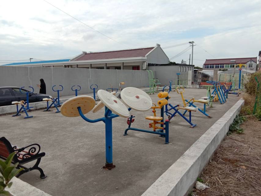 新營村華洲路顧家宅603號往東10米健身路徑