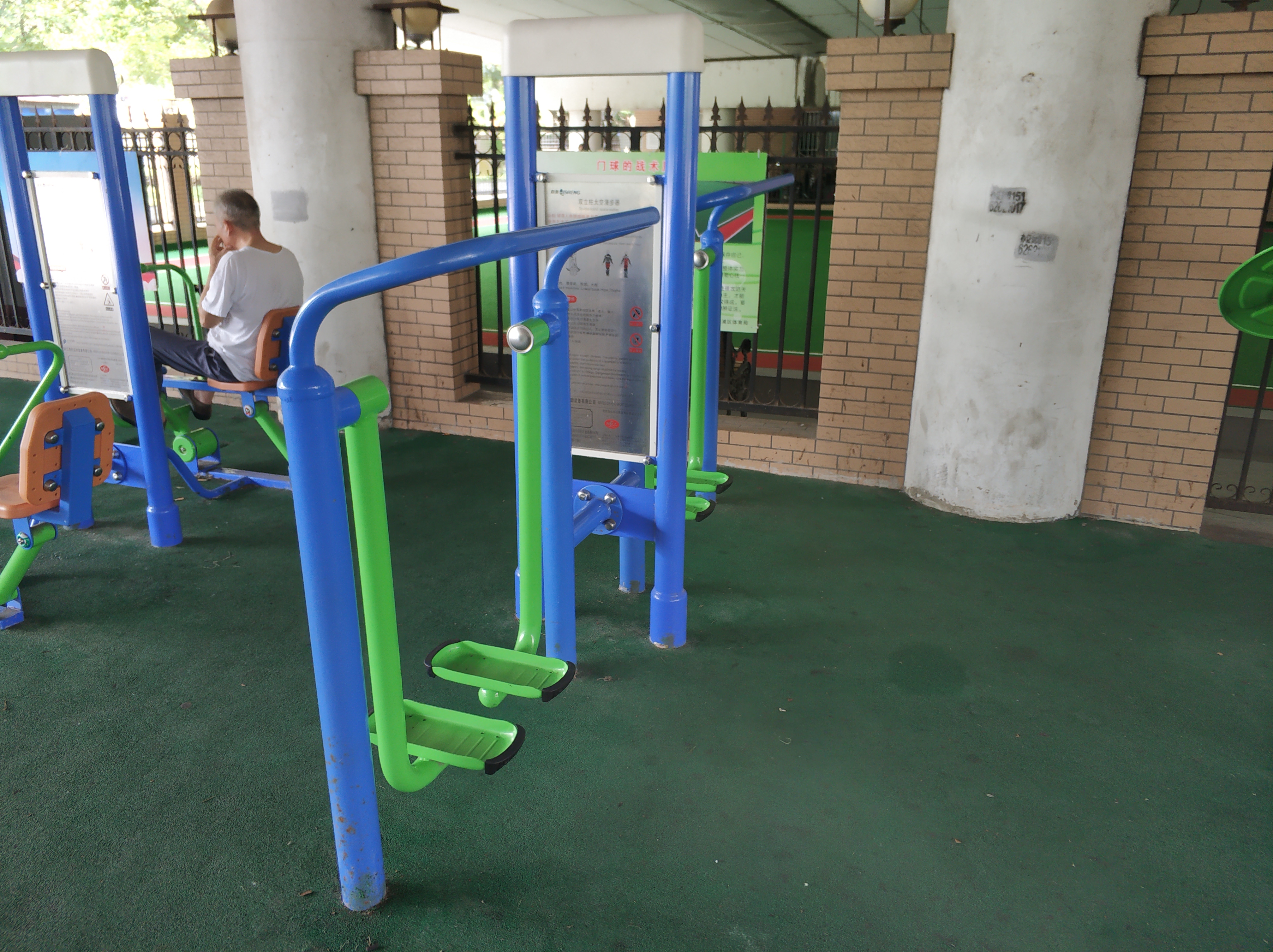 雙立柱太空漫步器 雙立柱太空漫步器