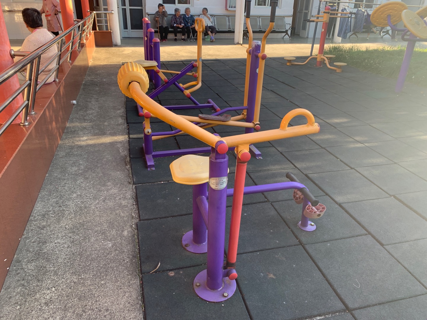 腹背鍛煉器 腹背鍛煉器