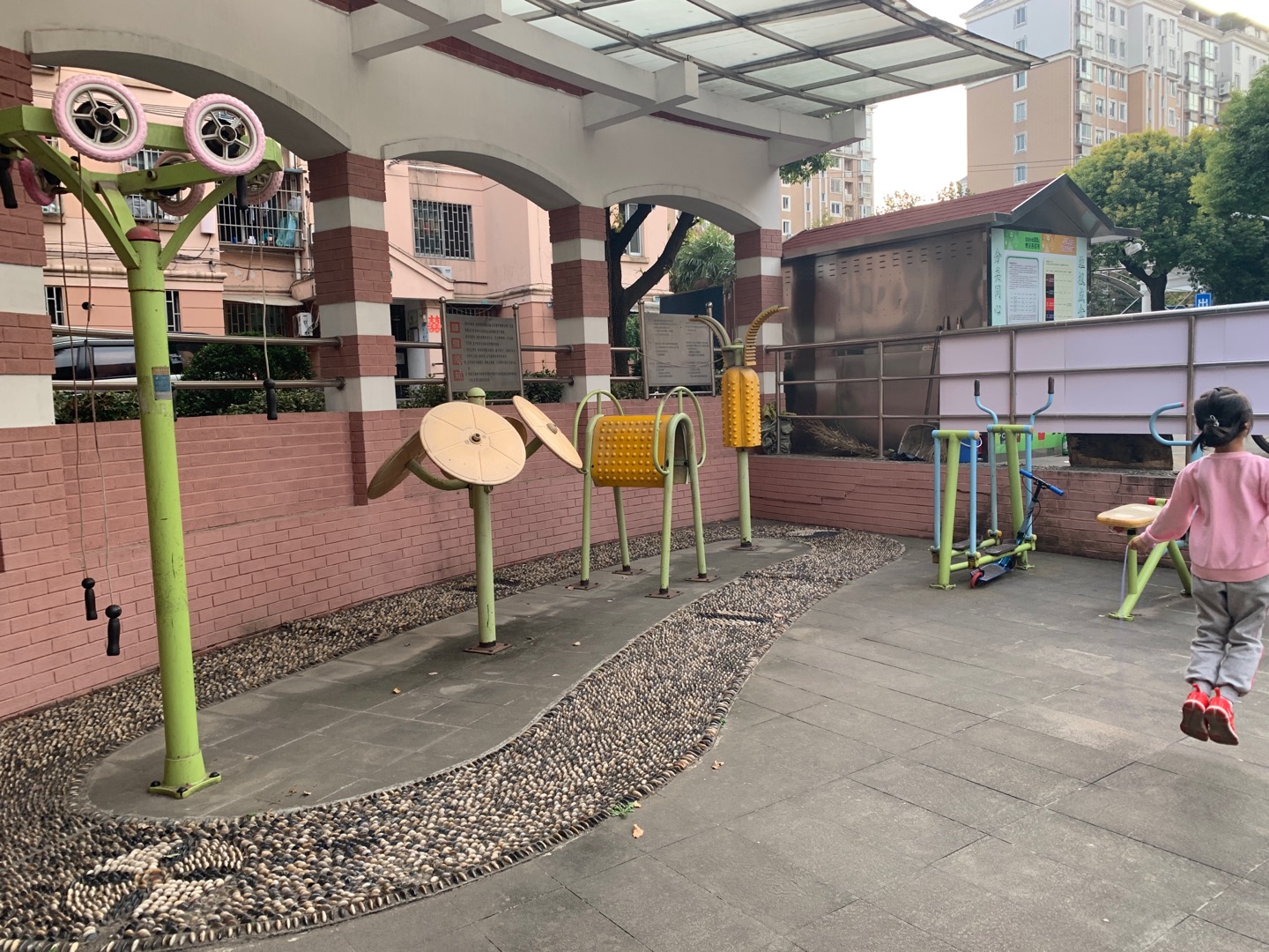 膠二居委市民益智健身苑點