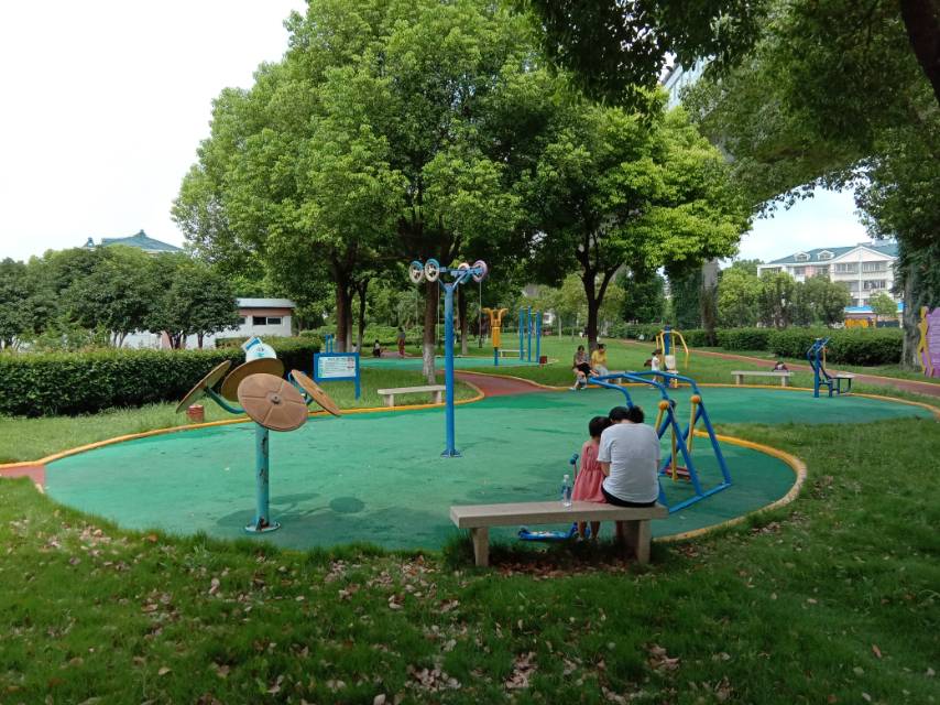 育苑小區(qū)1866弄南區(qū)市民健身點(diǎn)