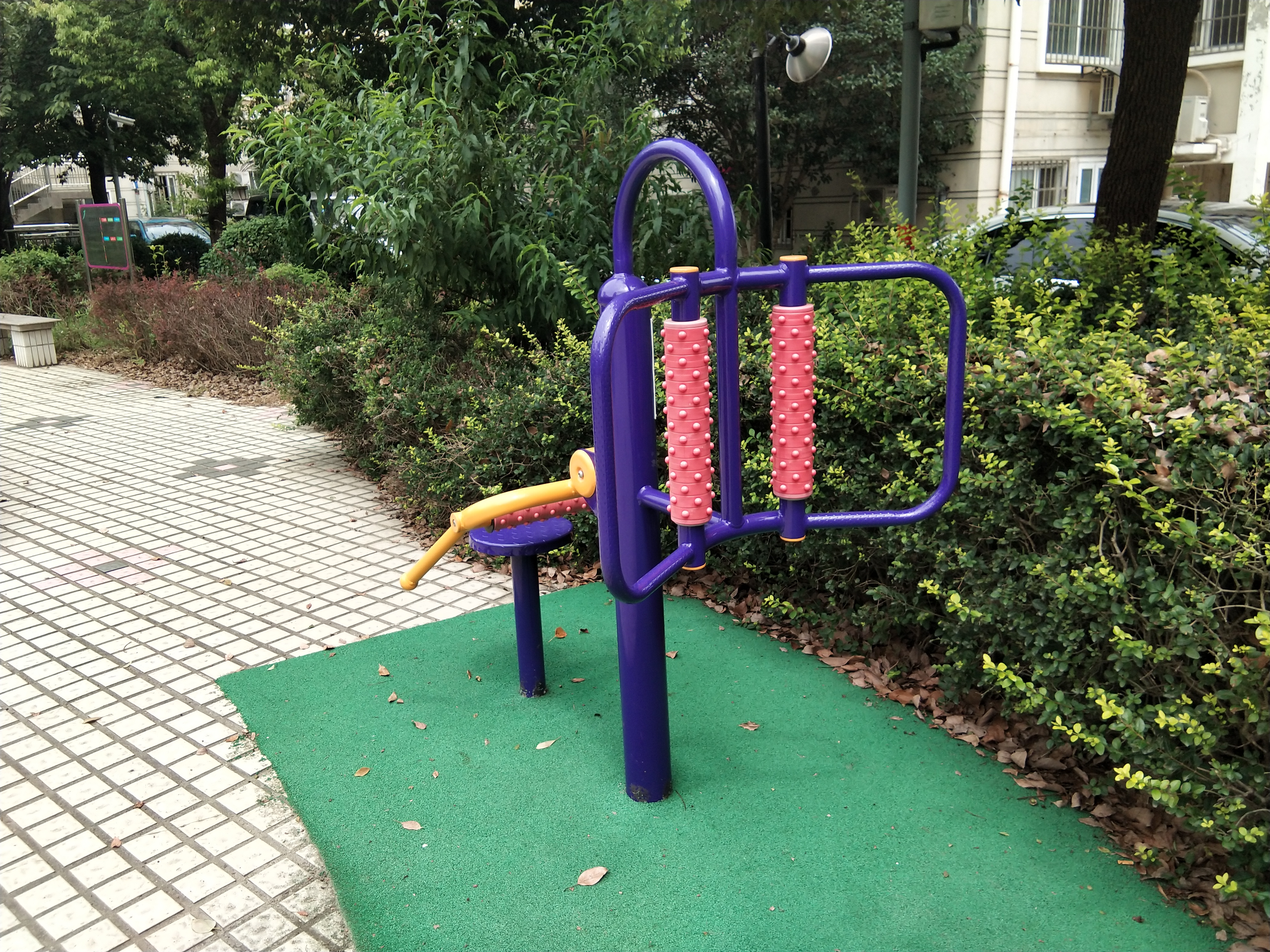 腰背按摩器 腰背按摩器