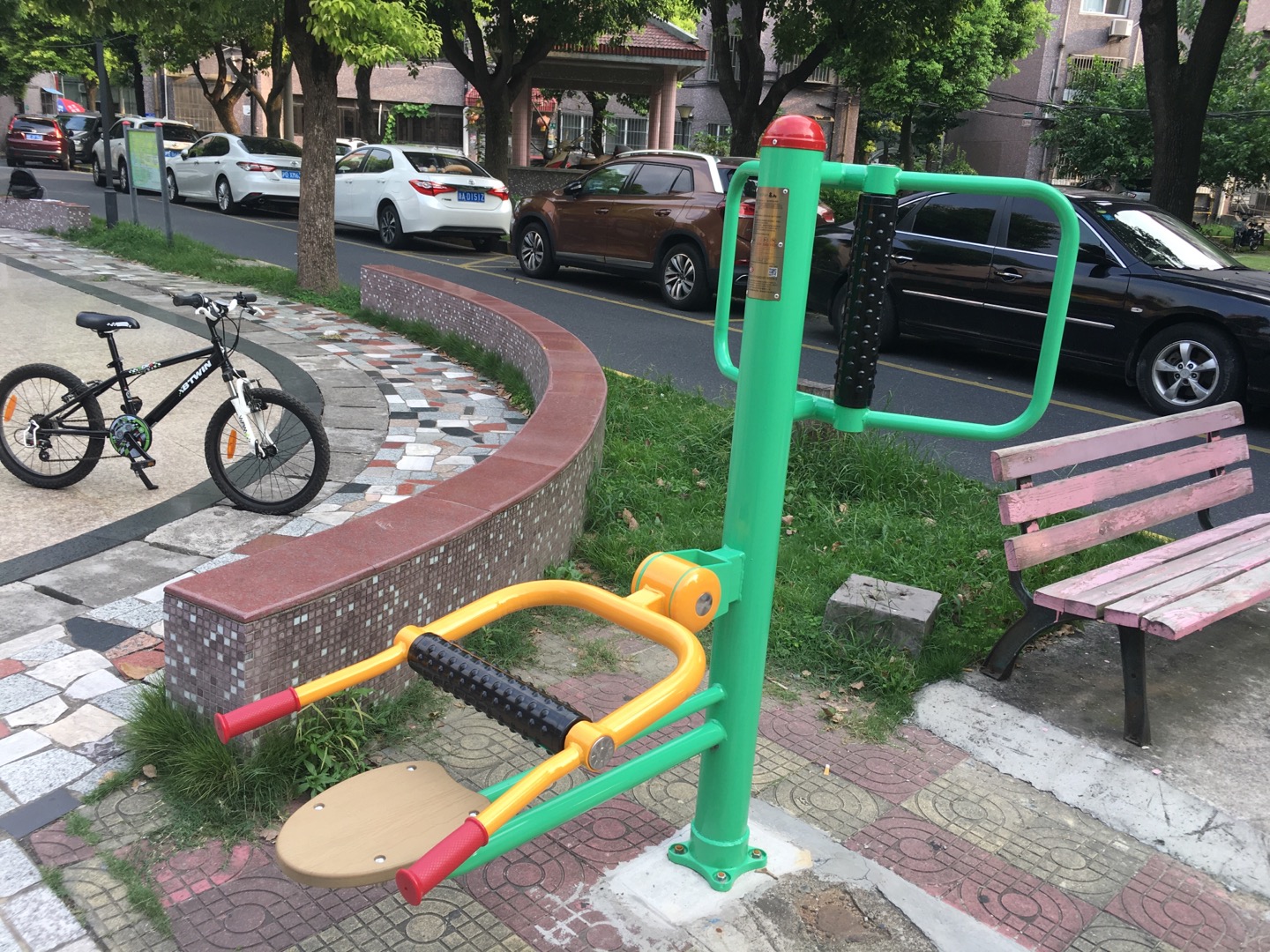 坐式腰背按摩器 坐式腰背按摩器