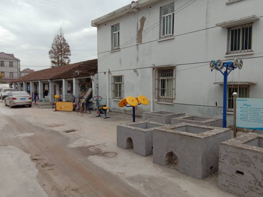 義泓村1組544號(hào)東南健身路徑