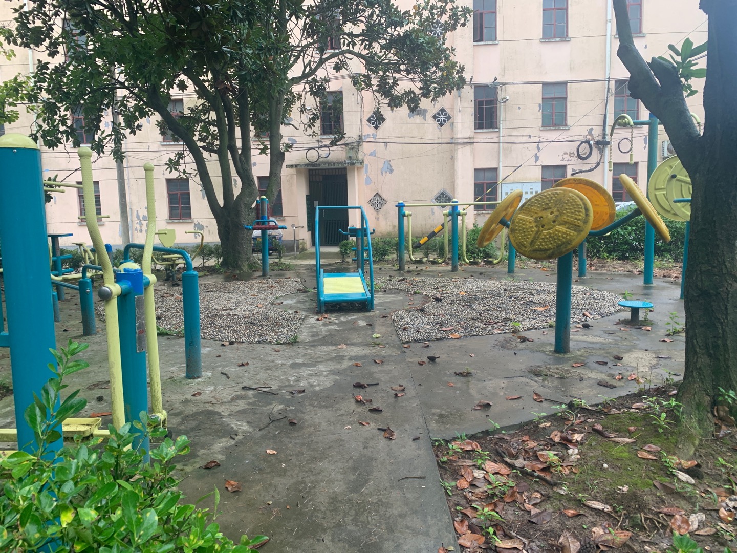 東平鎮(zhèn)東風(fēng)新村楊南新村健身點