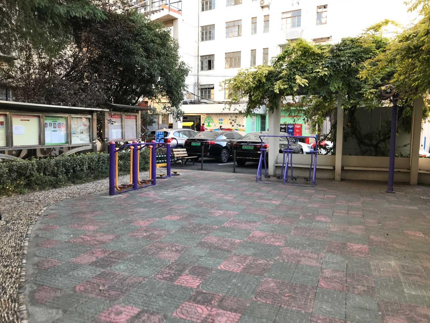 浦三路930弄健身苑點(diǎn)