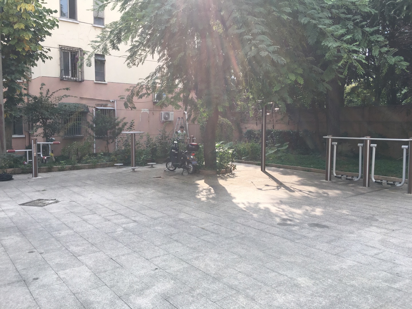 管弄路251弄健身點(diǎn)