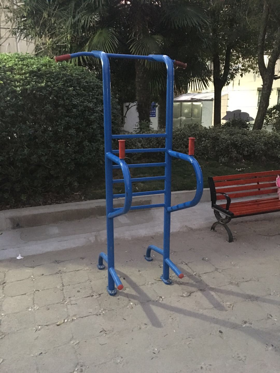 多功能訓(xùn)練器