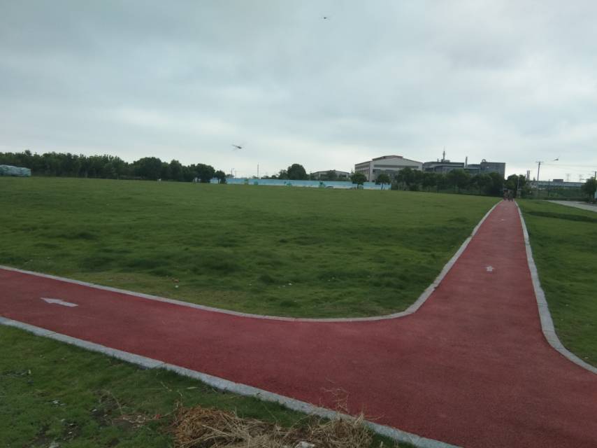 公共運(yùn)動(dòng)場(chǎng) 公共運(yùn)動(dòng)場(chǎng)