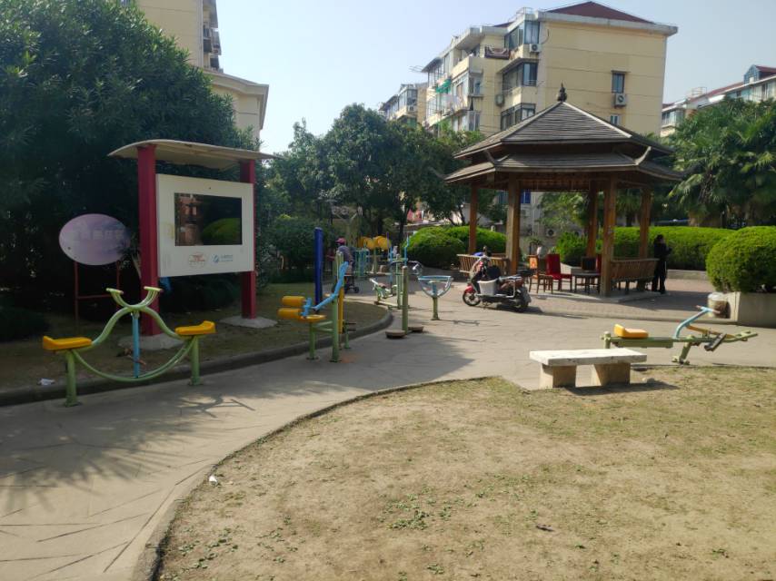 昌四居委1550弄健身點(diǎn)