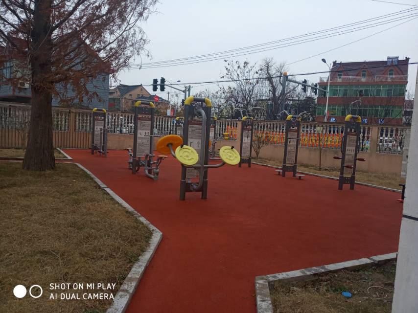 四團(tuán)居委電影院市民益智健身苑點(diǎn)