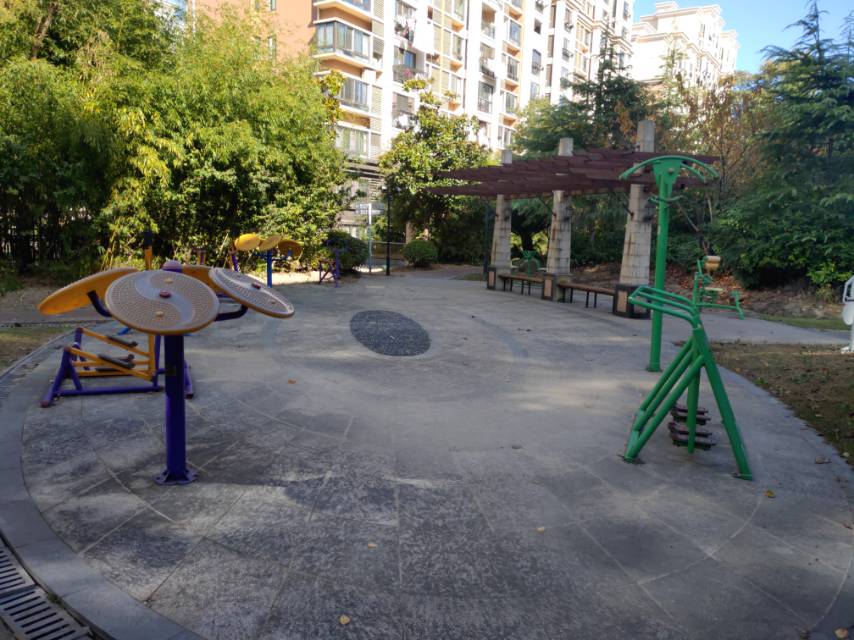 高行鎮(zhèn)森蘭尚城居委健身苑點3