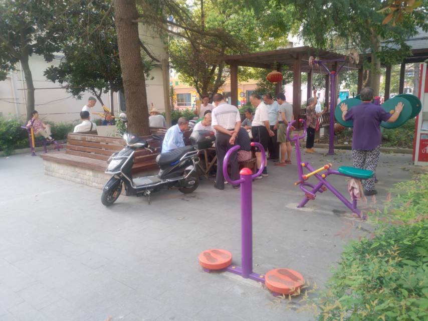 泗塘三村二居委健身點