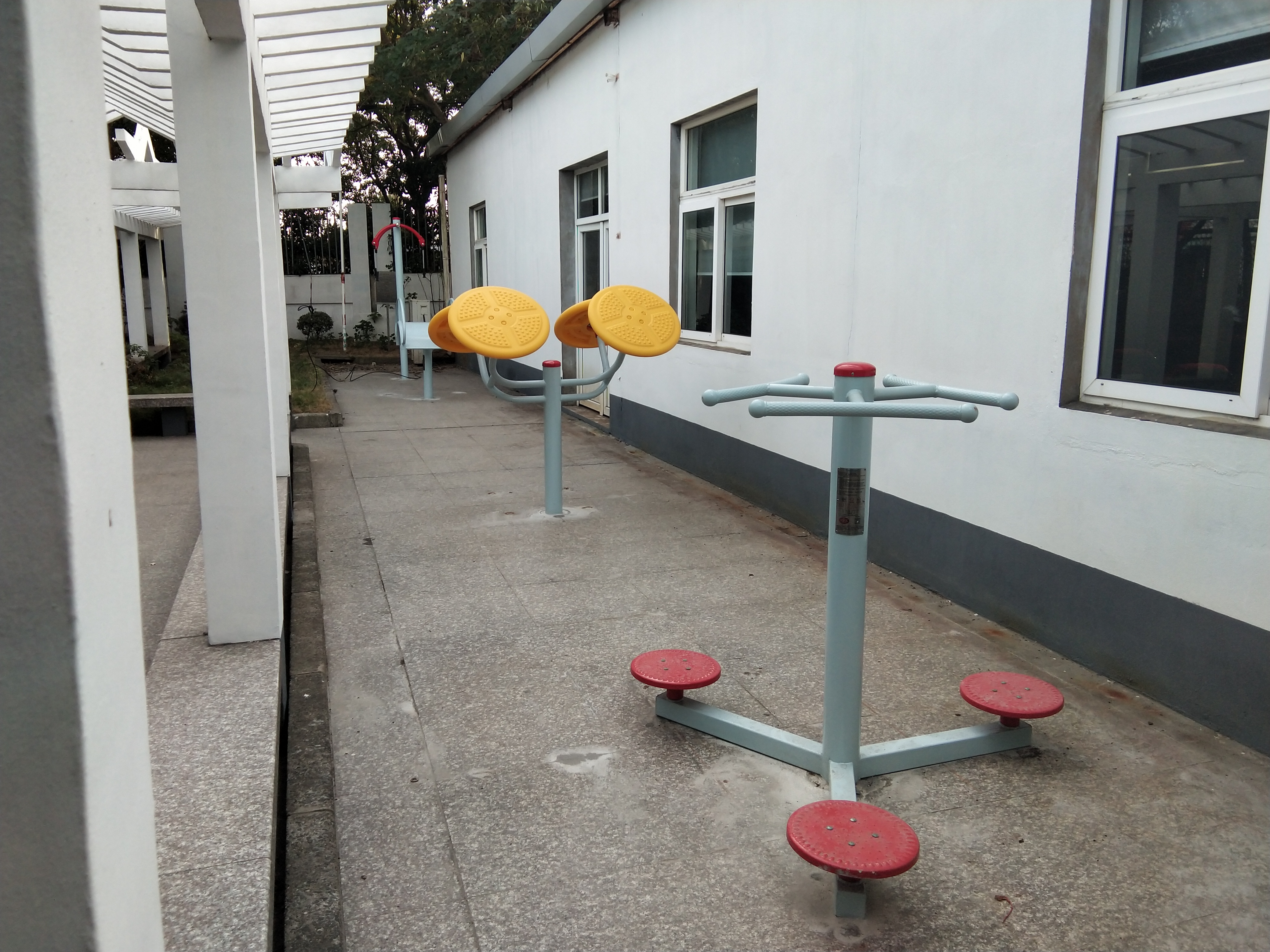 中界村健身點(diǎn)