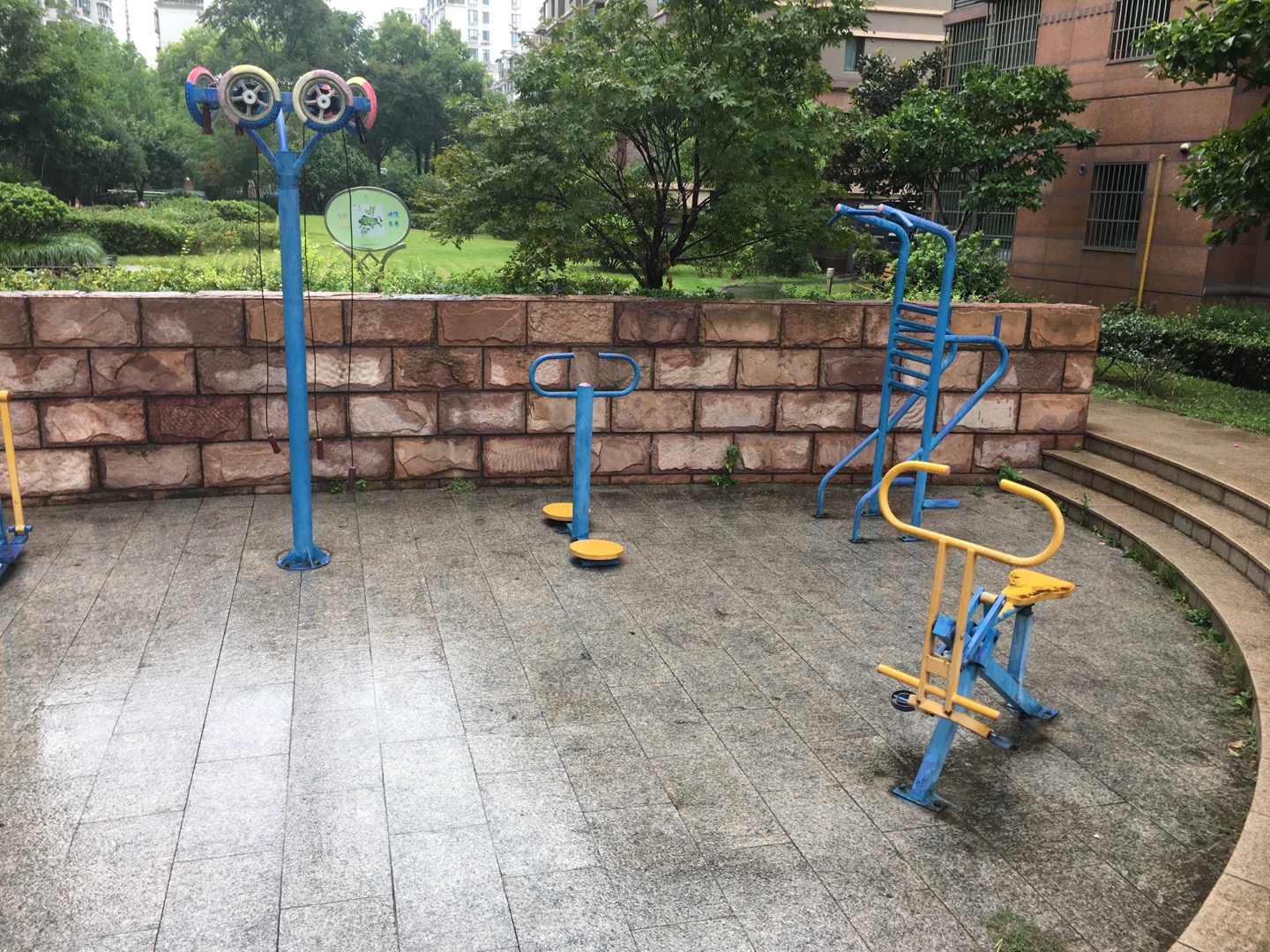 梅川社區(qū)健身苑點(diǎn)（4）