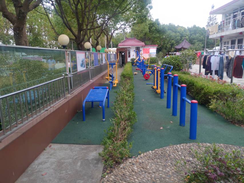 嘉龍敬老院健身點