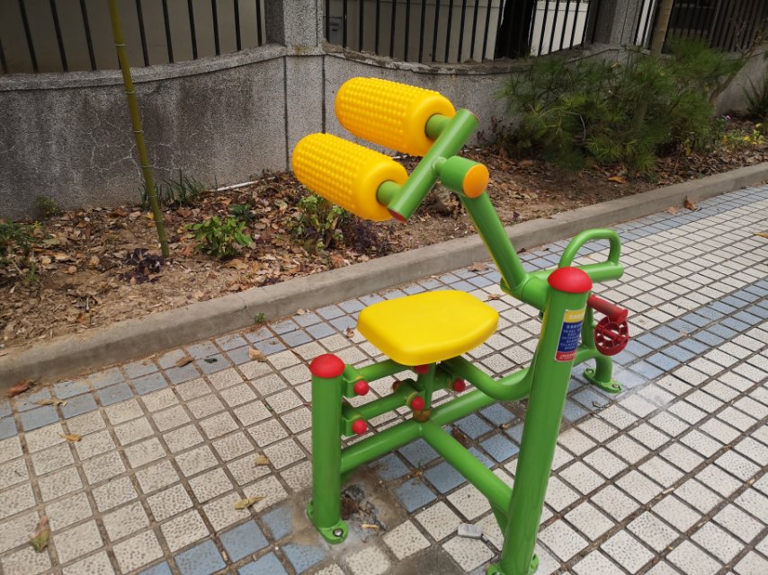 自重腹背鍛煉器