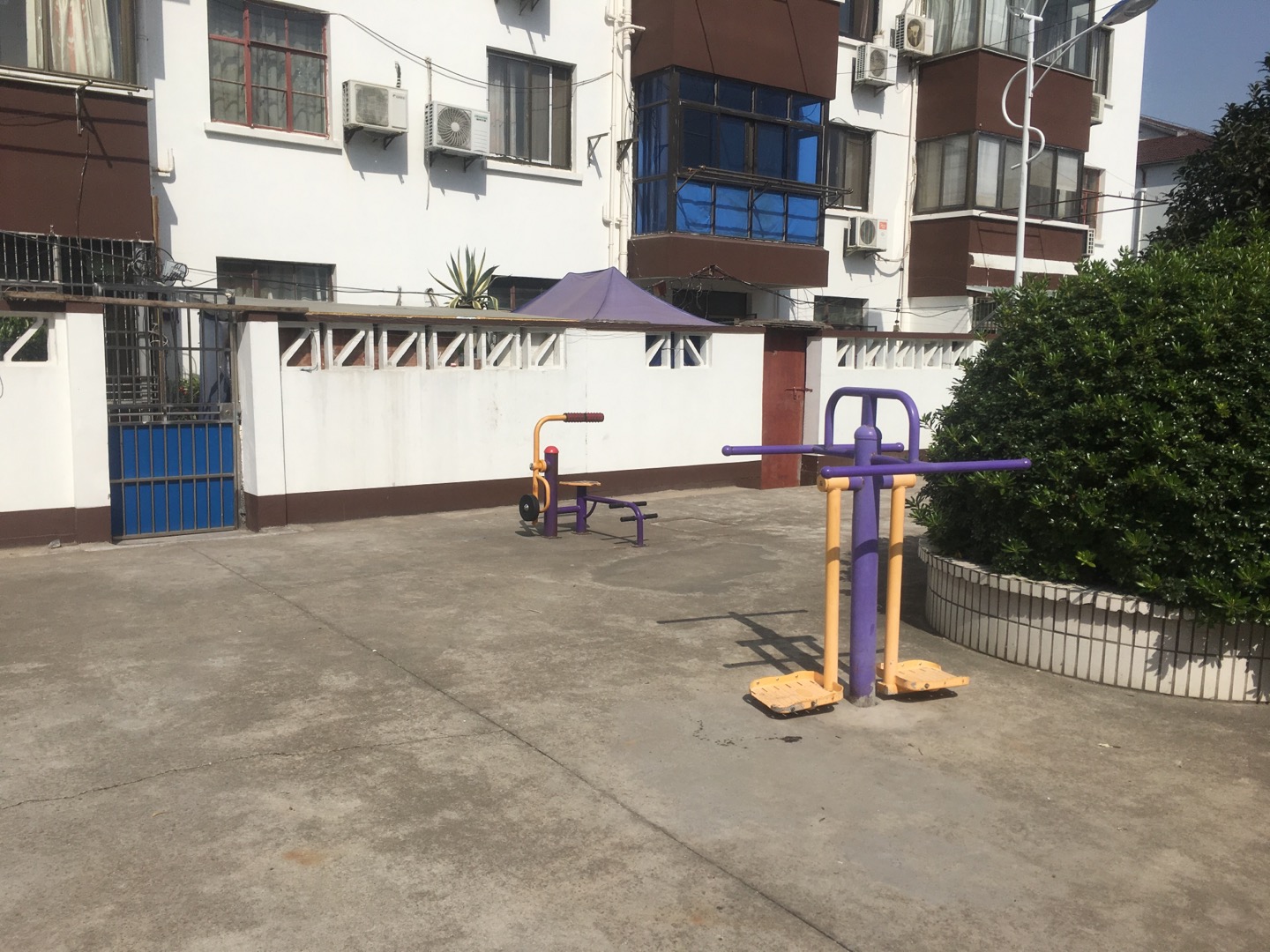 老港居民委員會(huì)教委新村健身苑點(diǎn)