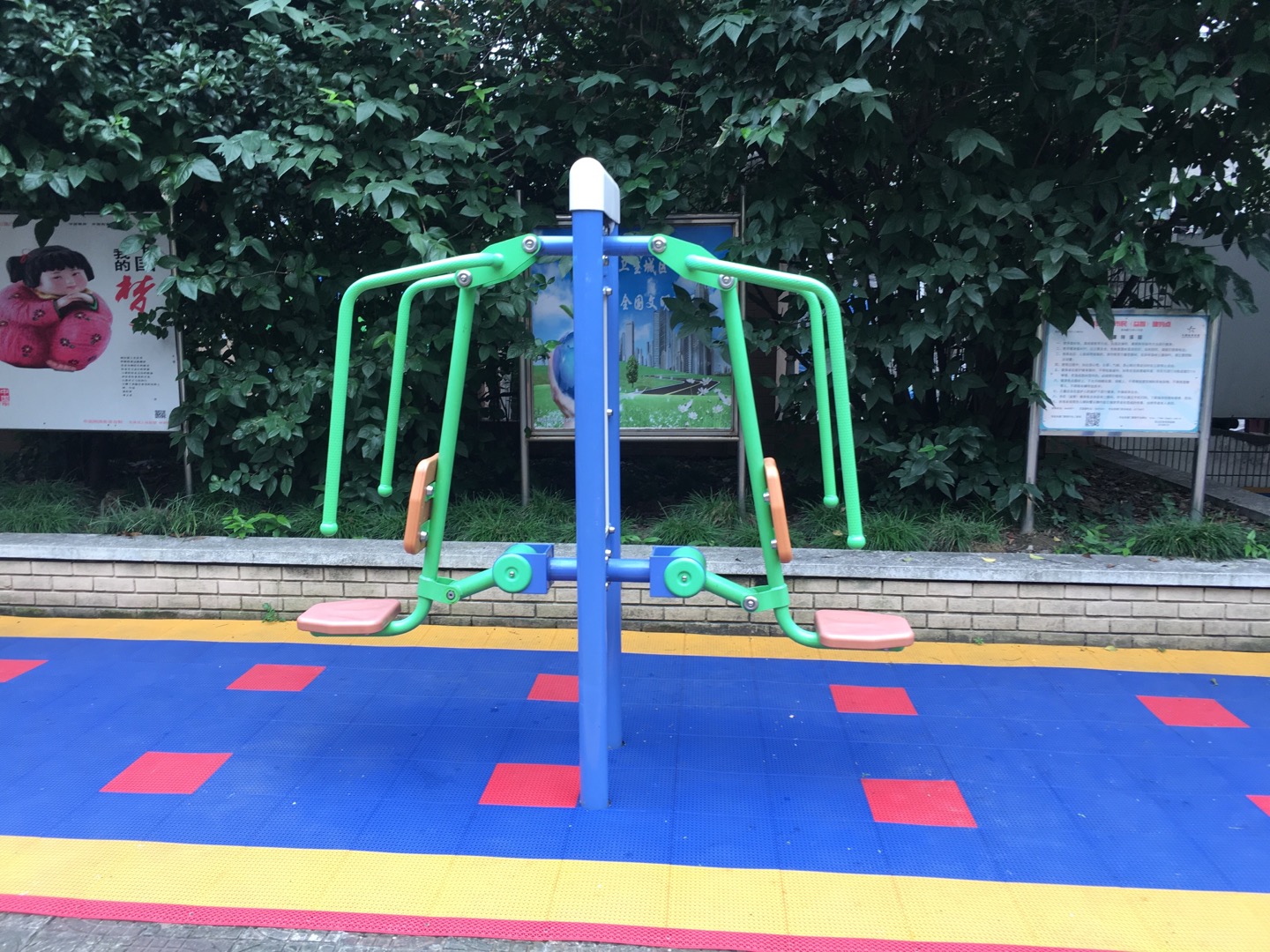 雙立柱推力訓練器 雙立柱推力訓練器