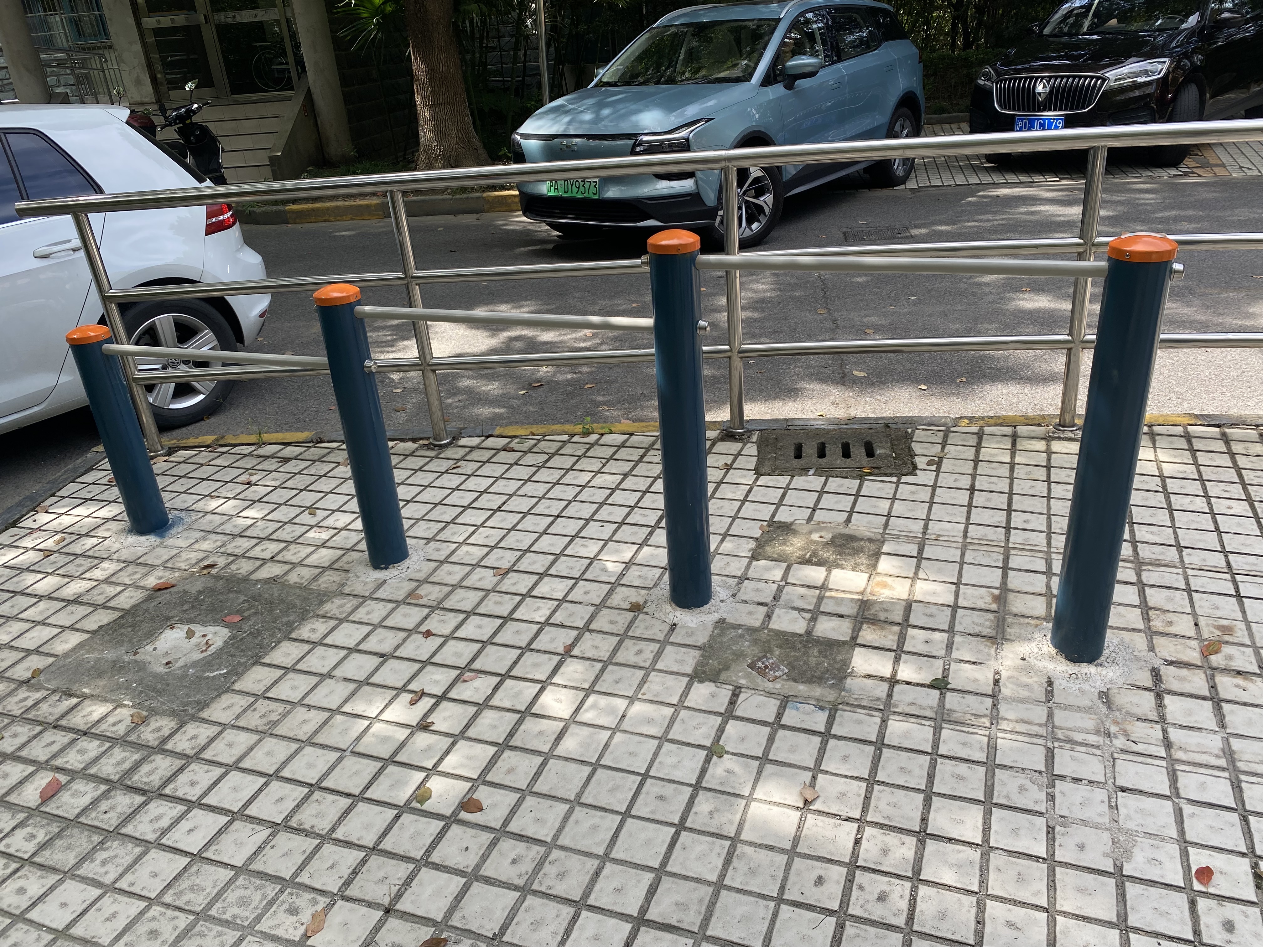 彈振壓腿器 彈振壓腿器