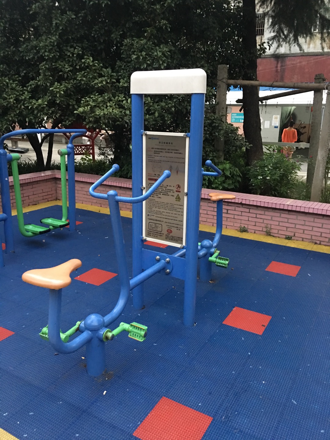 雙立柱健身車(chē) 雙立柱健身車(chē)