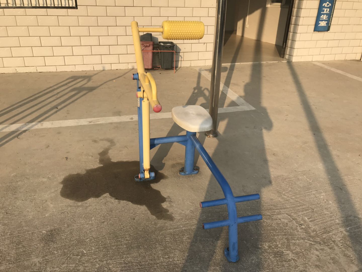 腹背鍛煉器 腹背鍛煉器