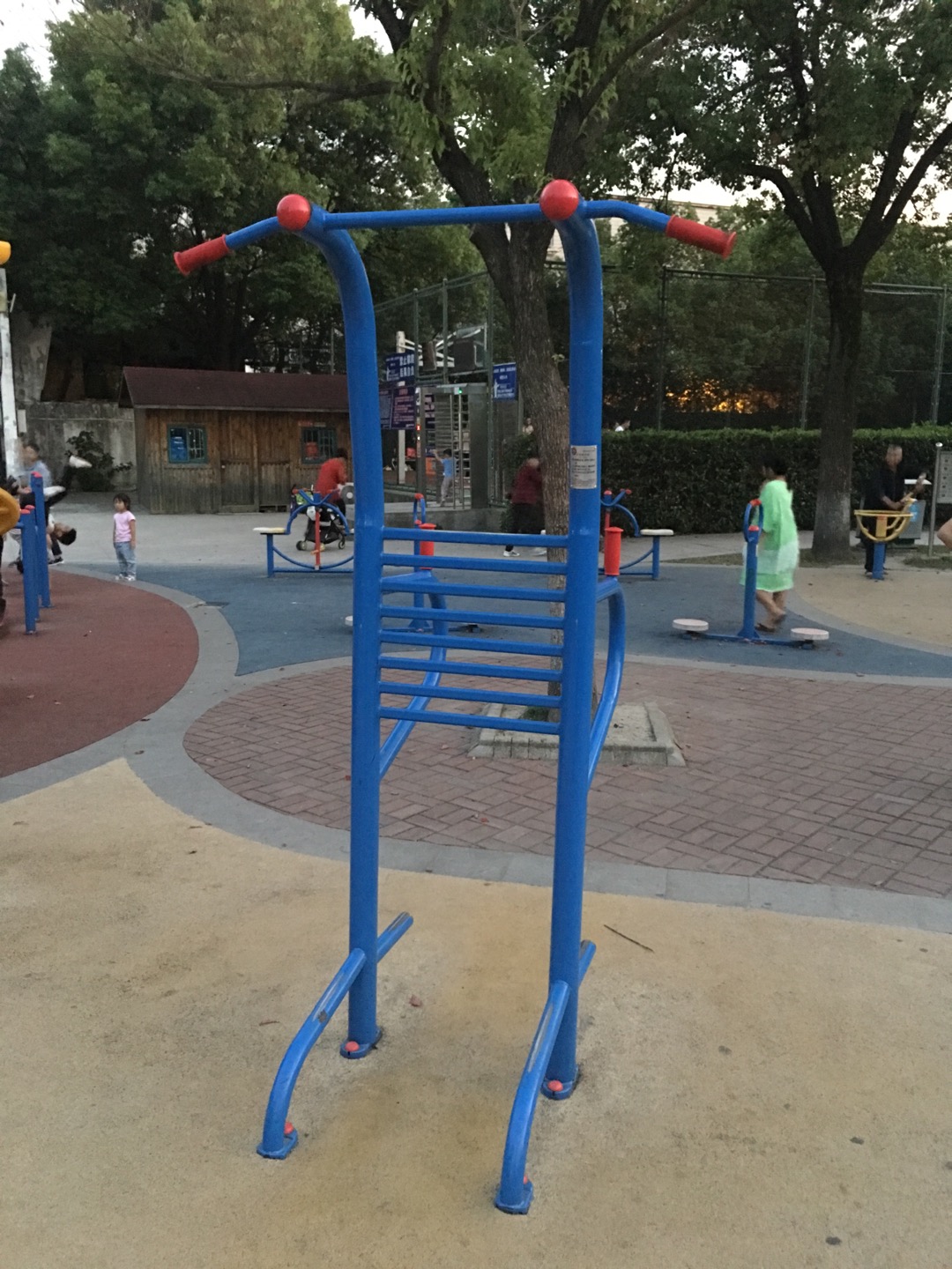 多功能訓(xùn)練器 多功能訓(xùn)練器