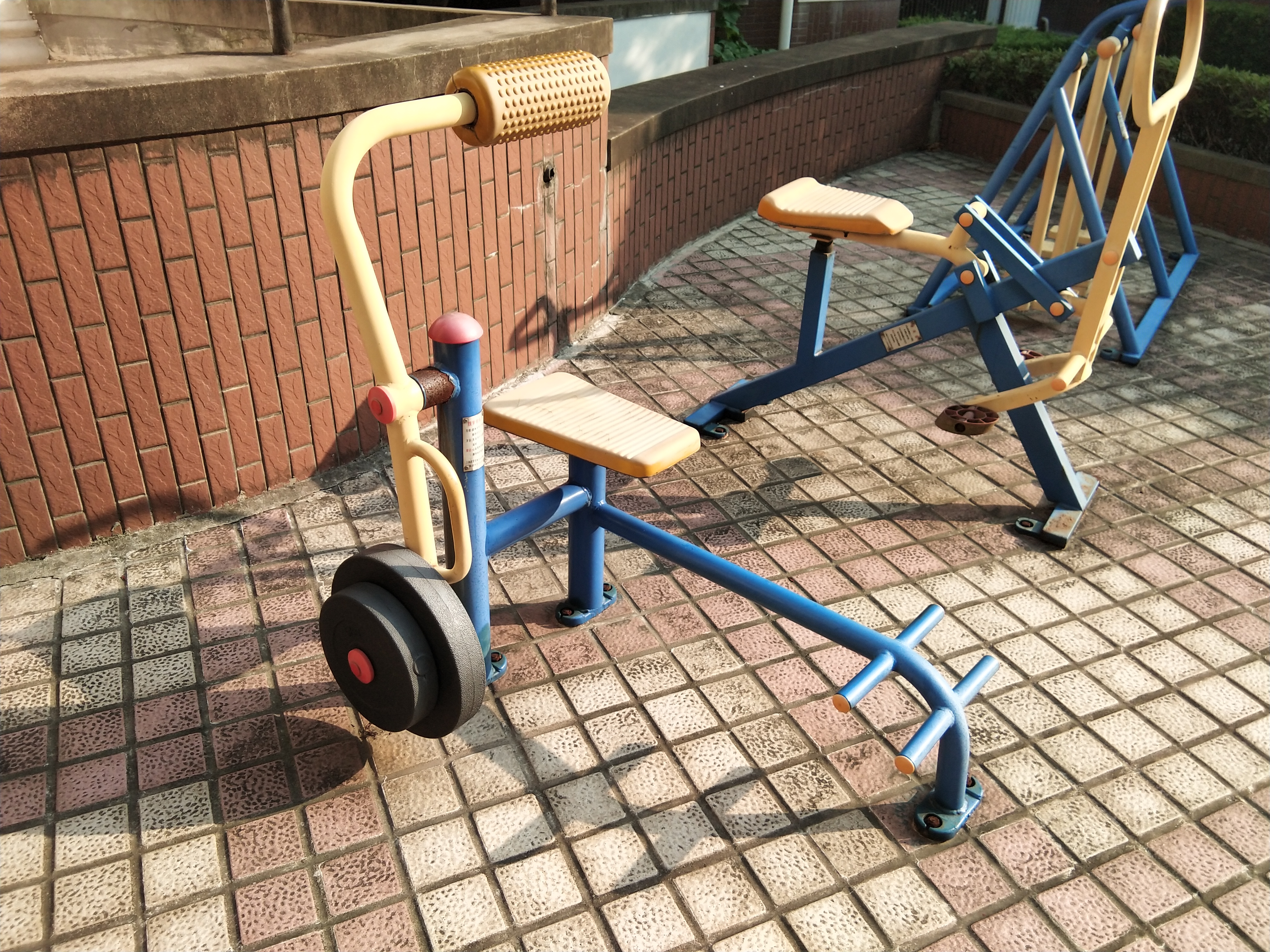 腹背鍛煉器 腹背鍛煉器