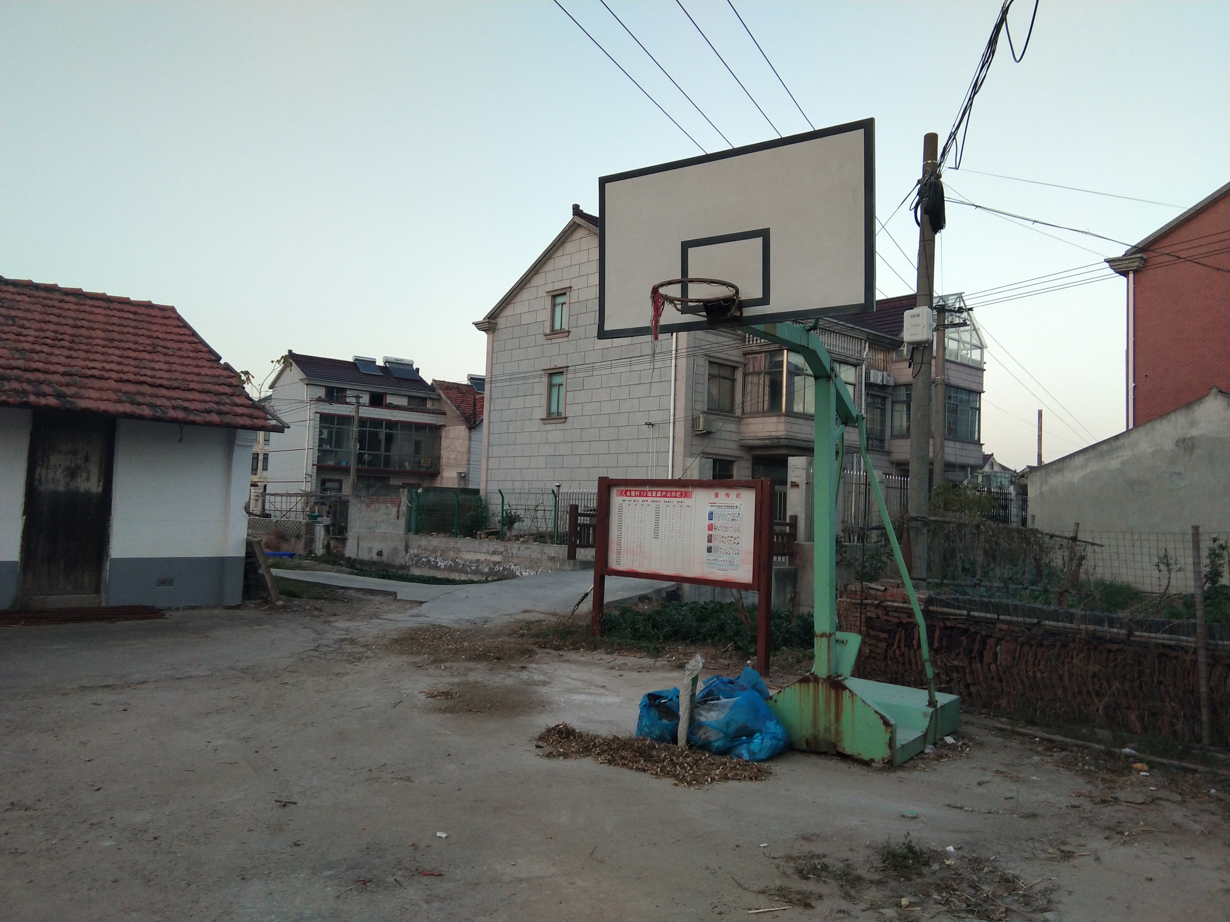 金建村籃球場(chǎng)