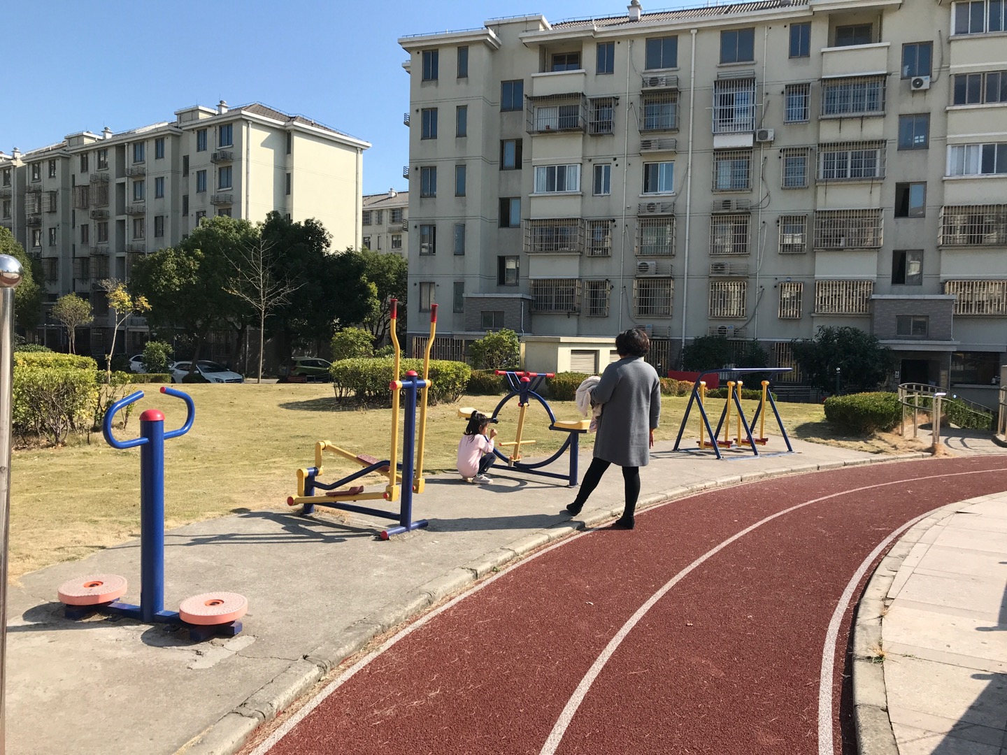 航城二居鑫唐綠波庭小區(qū)健身步道