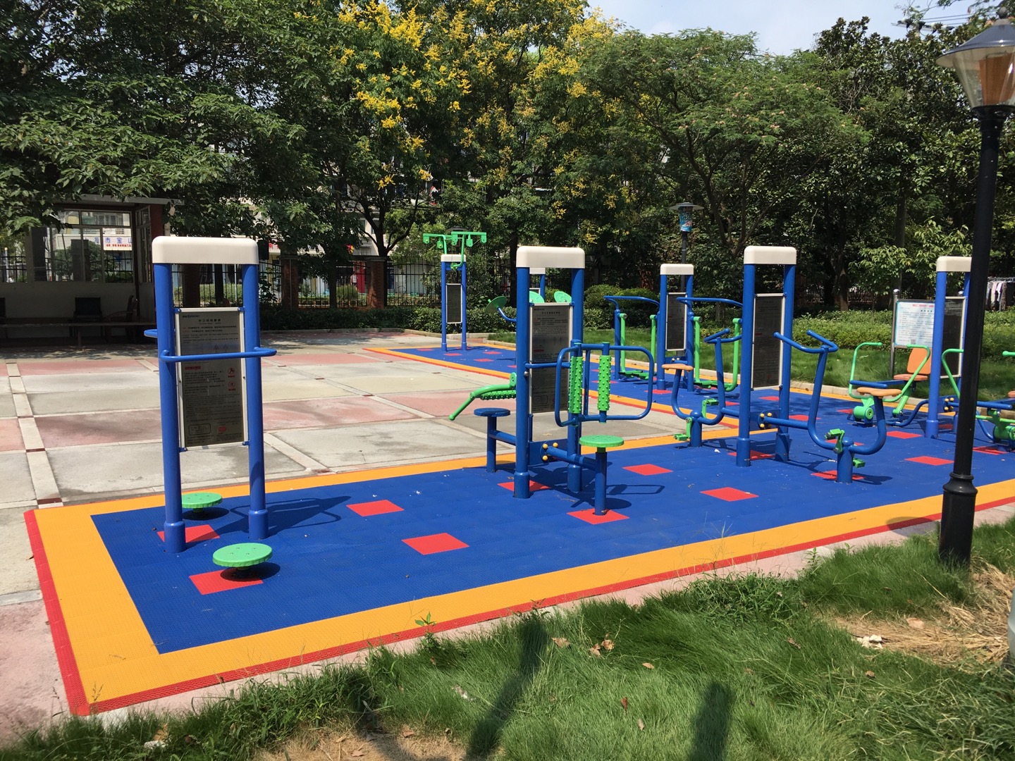 海江二村居委健身點(diǎn)（5）