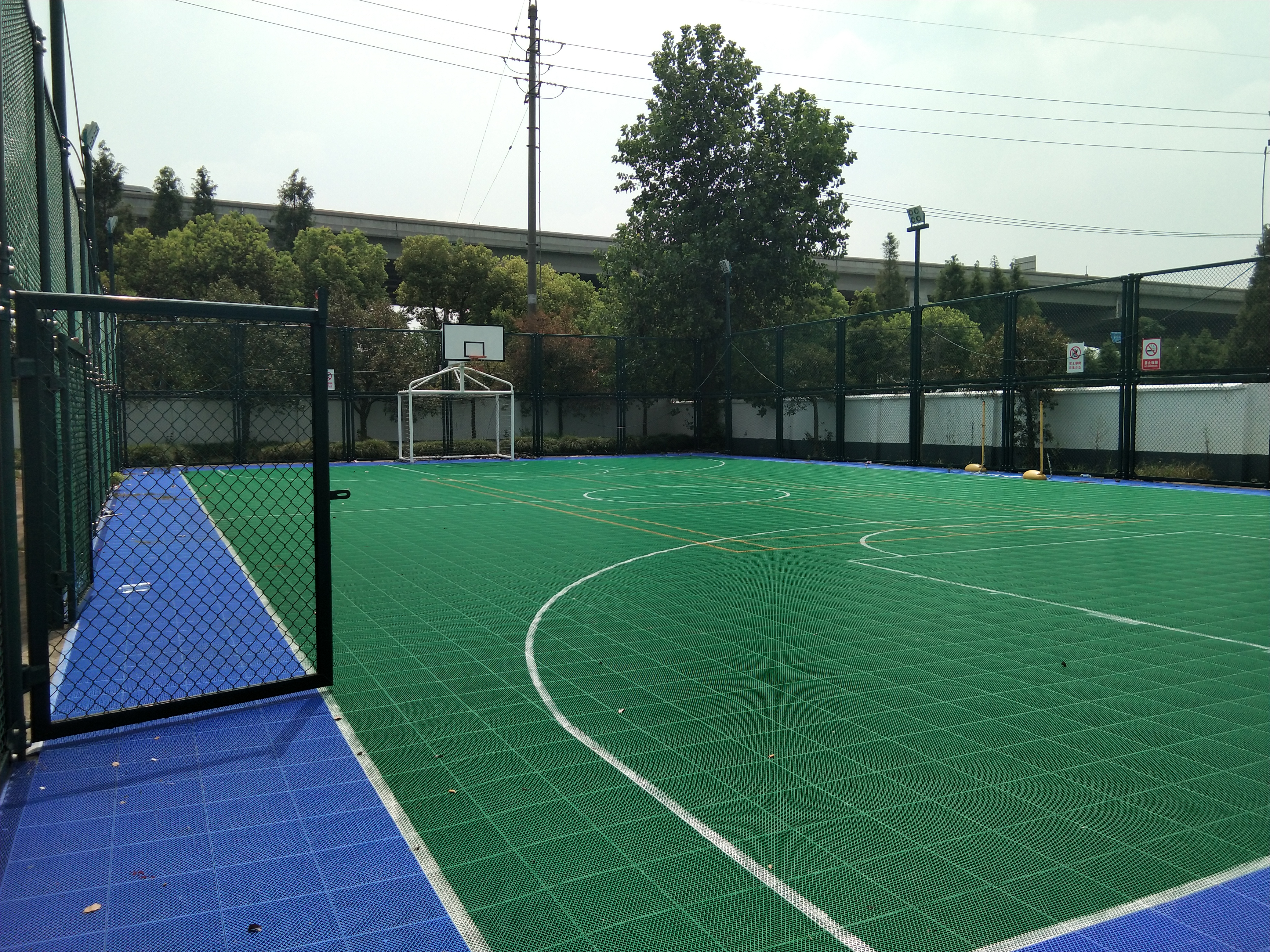 中新村籃球場