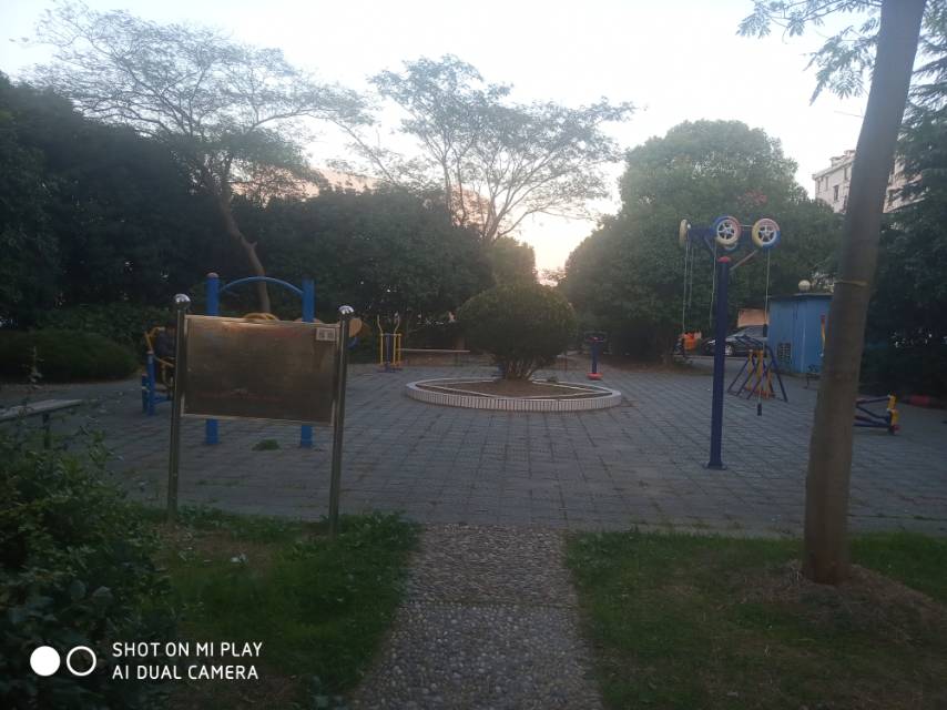 同濟(jì)啟航施新路555弄31號健身路徑