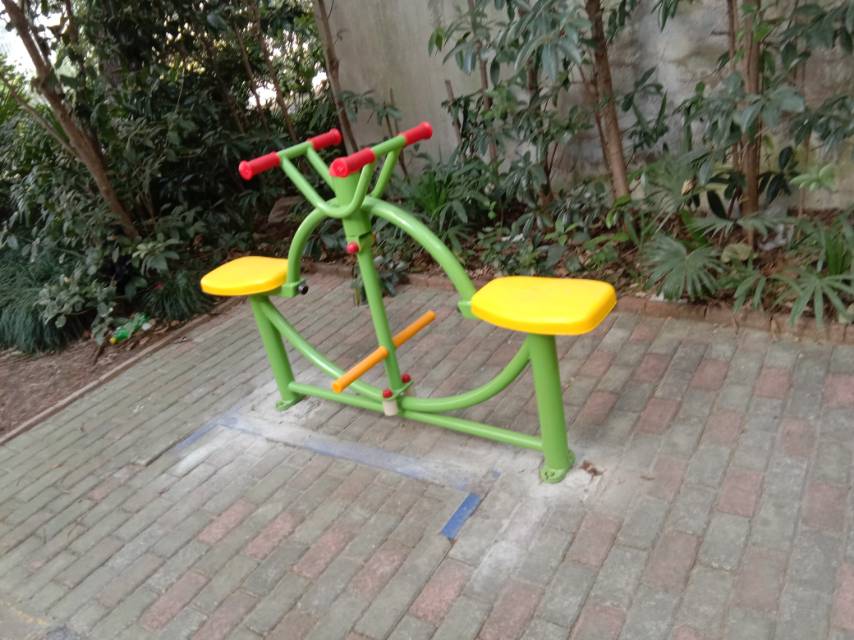 下肢康復(fù)器