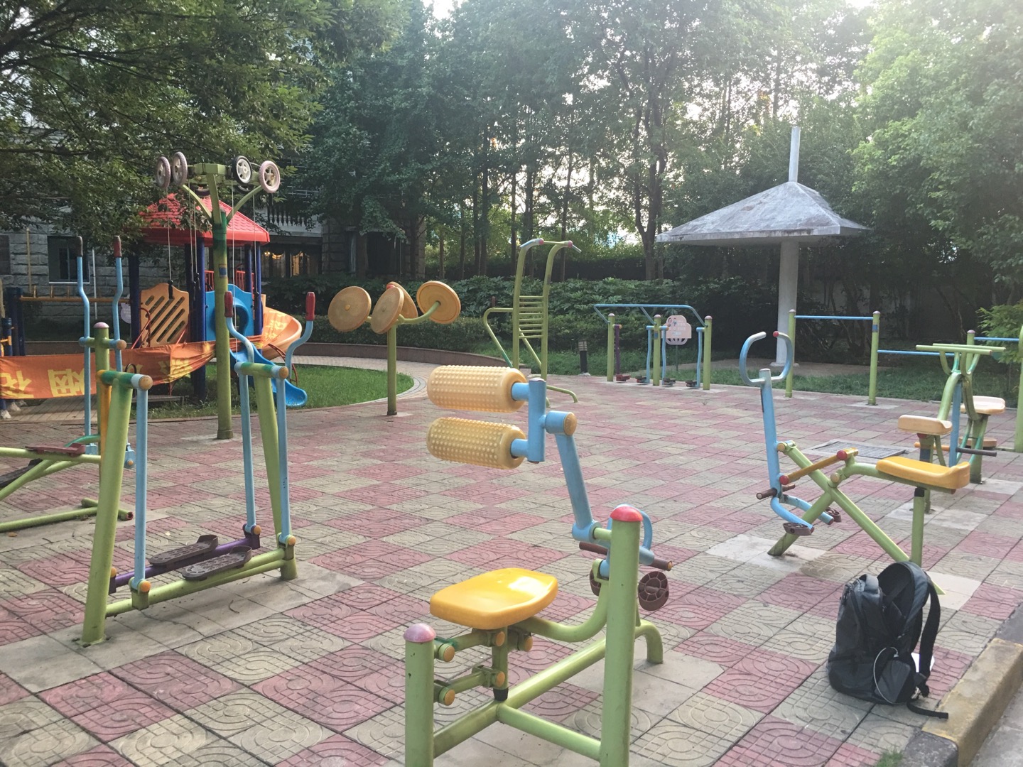 錦華居委湘府花園小區(qū)點