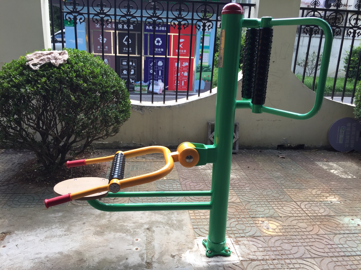 坐式腰背按摩器 坐式腰背按摩器