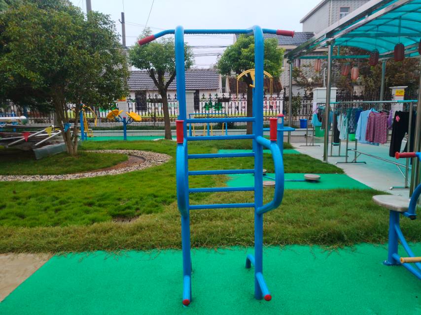 多功能訓練器 多功能訓練器