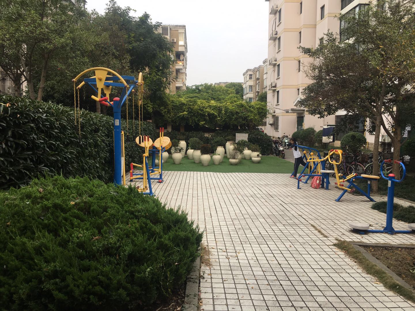 黃山三居小區(qū)健身點