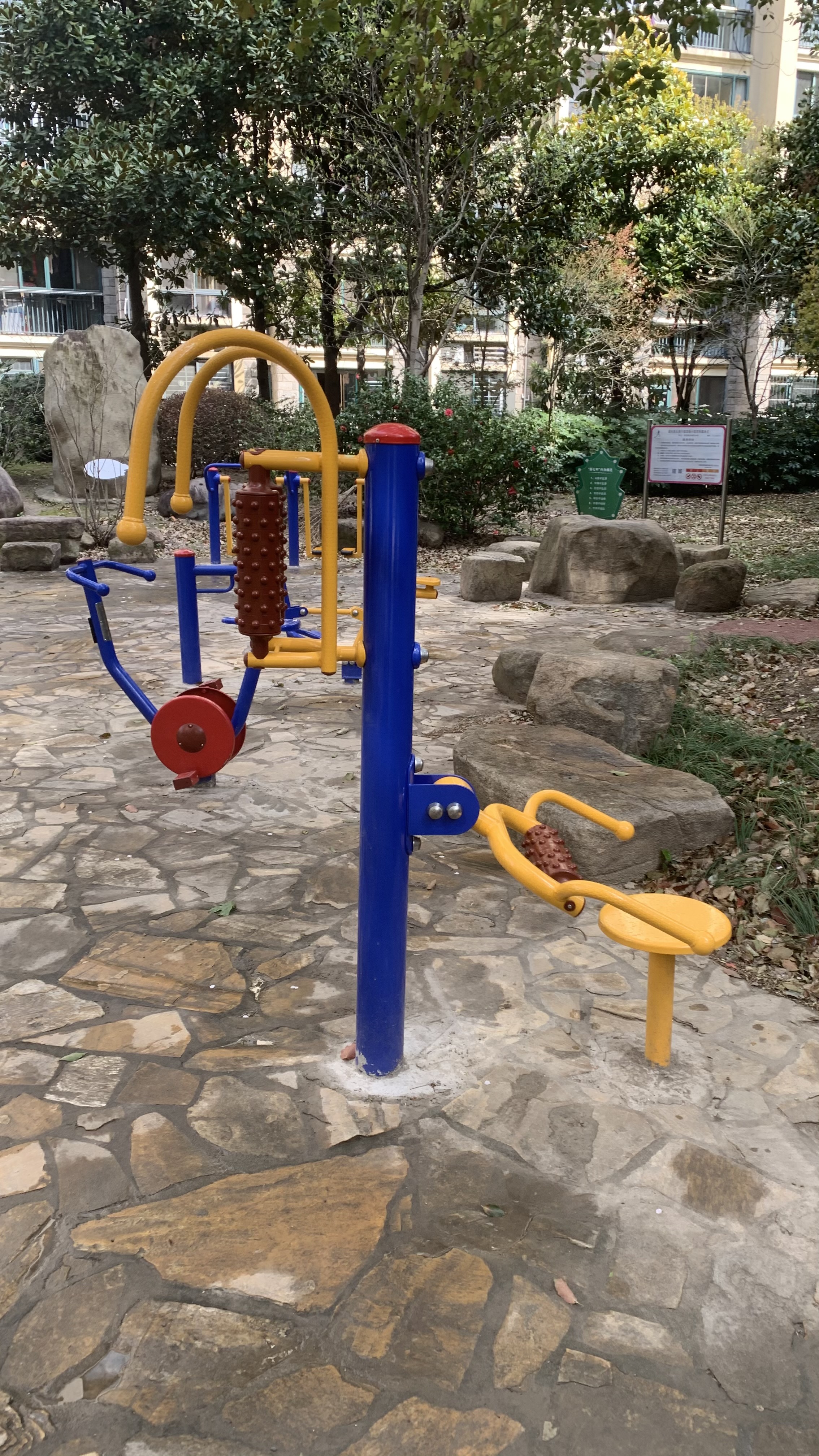 腰背按摩器 腰背按摩器