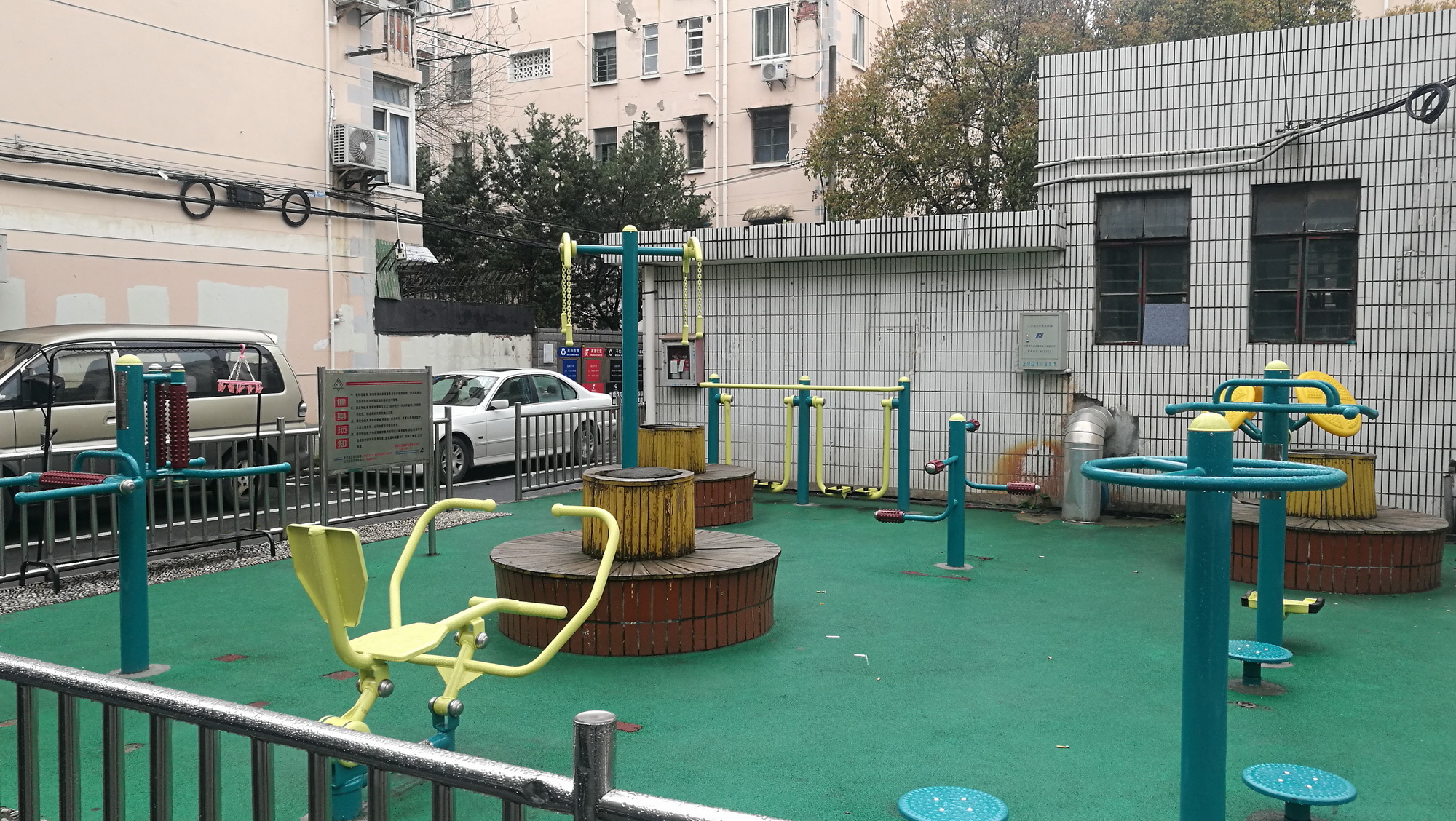 乳四居委會健身點