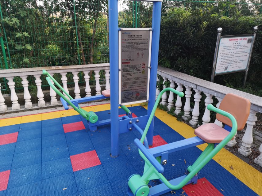 雙立柱平推平拉訓練器 雙立柱平推平拉訓練器