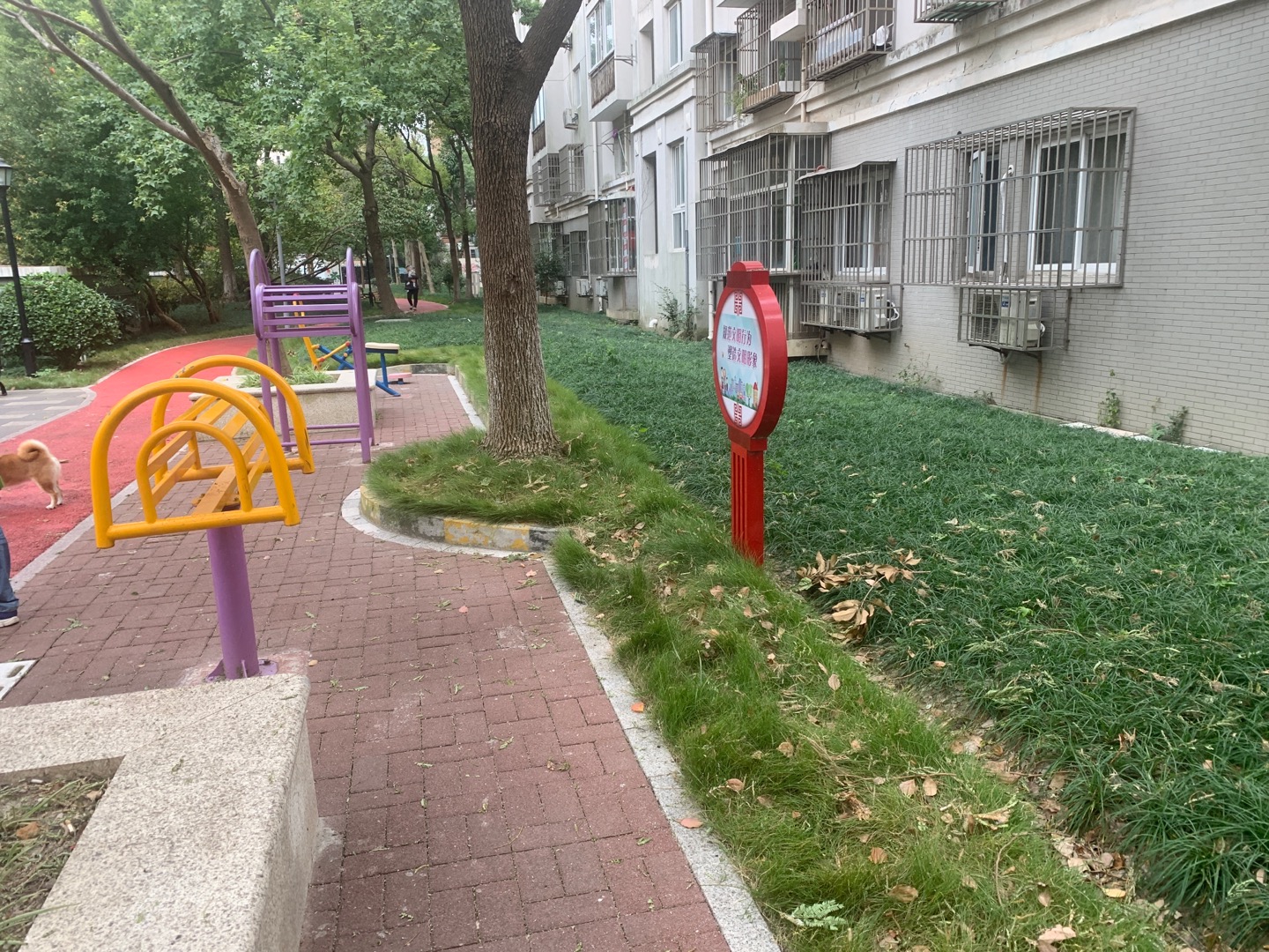 高行鎮(zhèn)華庭居委健身苑點(diǎn)1