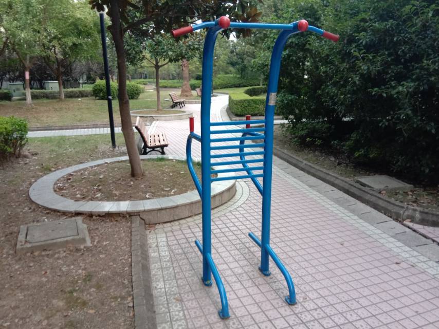 多功能訓練器 多功能訓練器