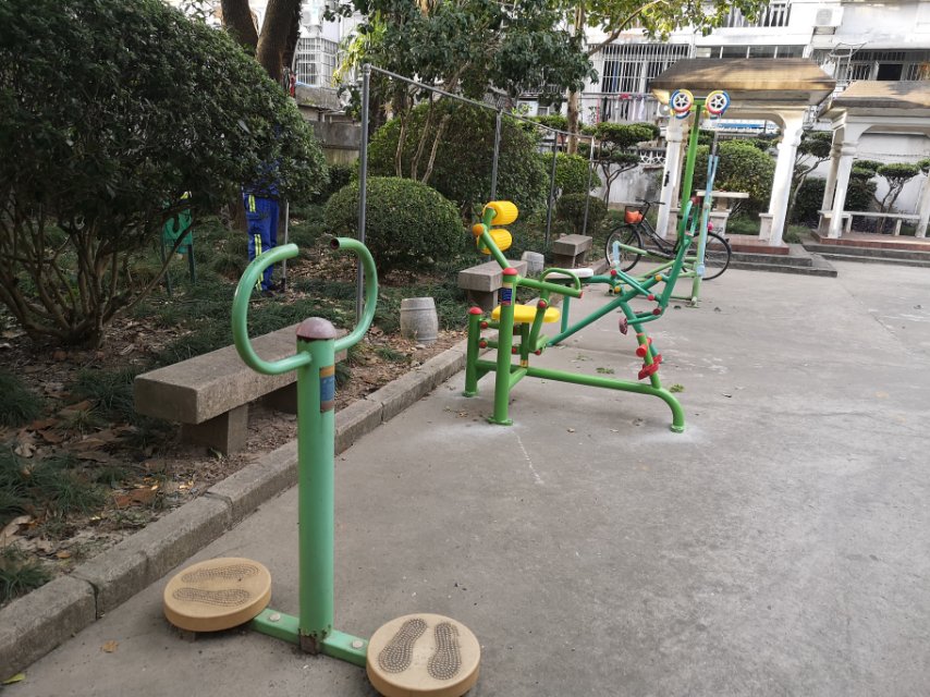 川沙路5015弄21號北側(cè)健身點