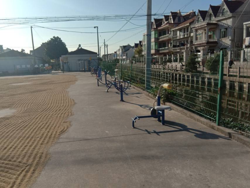 祝西村1649號(hào)西健身路徑