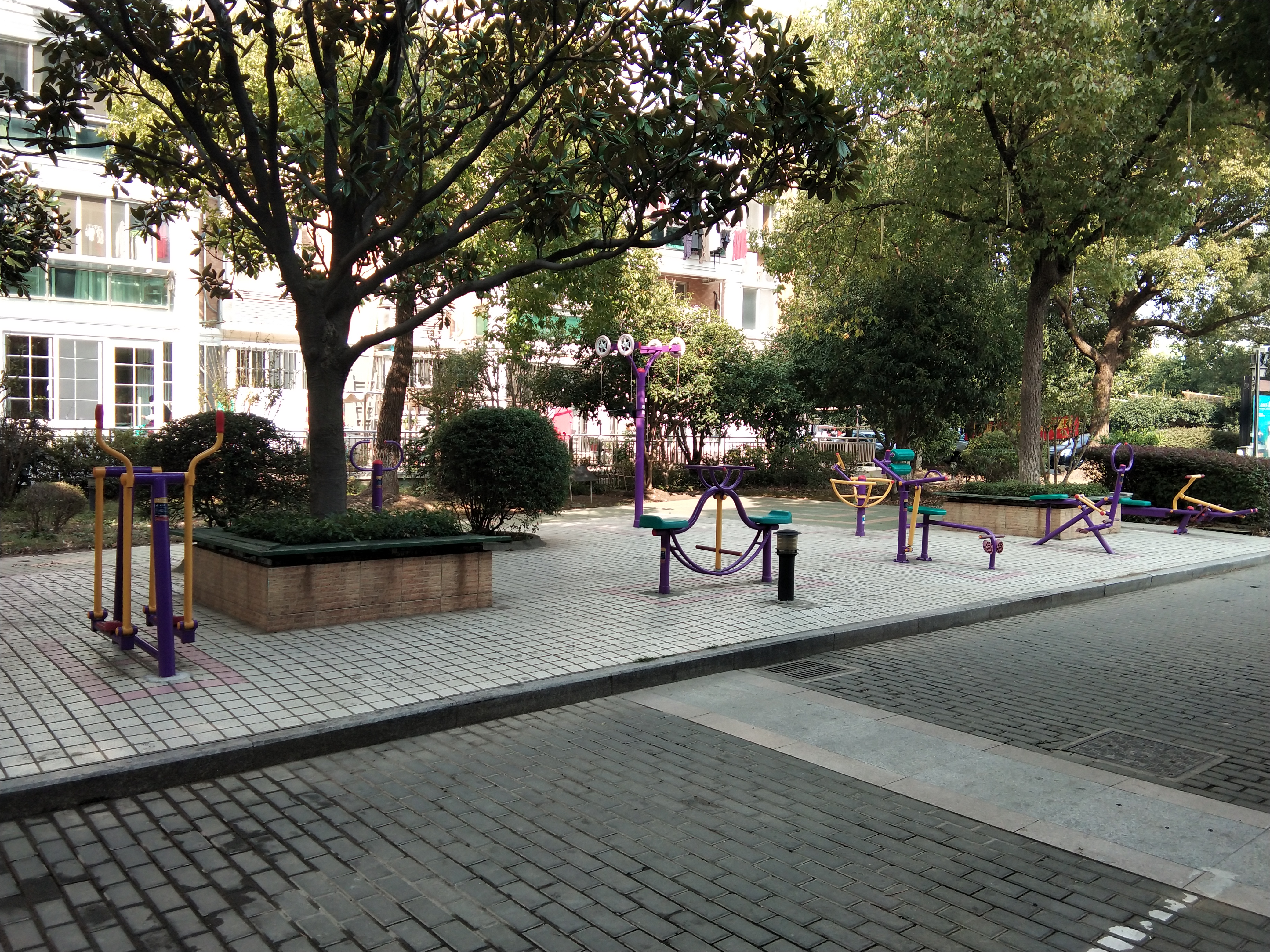 三林鎮(zhèn)華城麗苑健身點(diǎn)