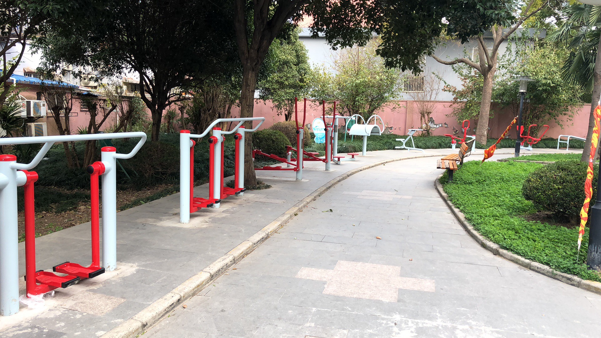 龍博居委健身點