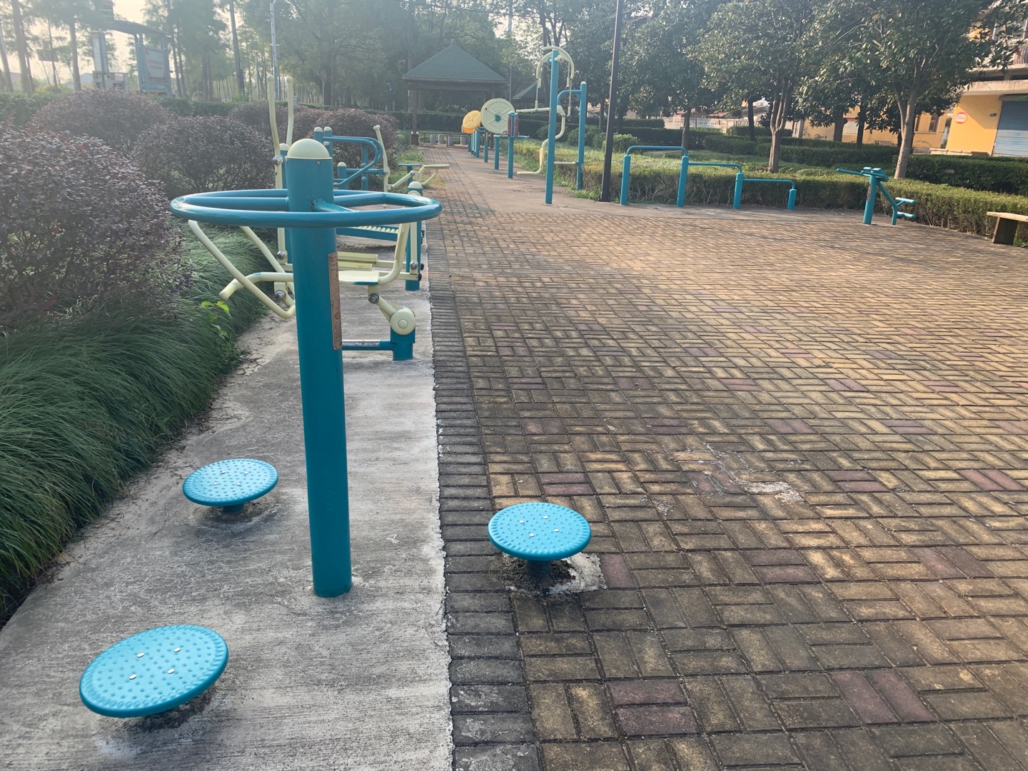 新海鎮(zhèn)界河新村健身點