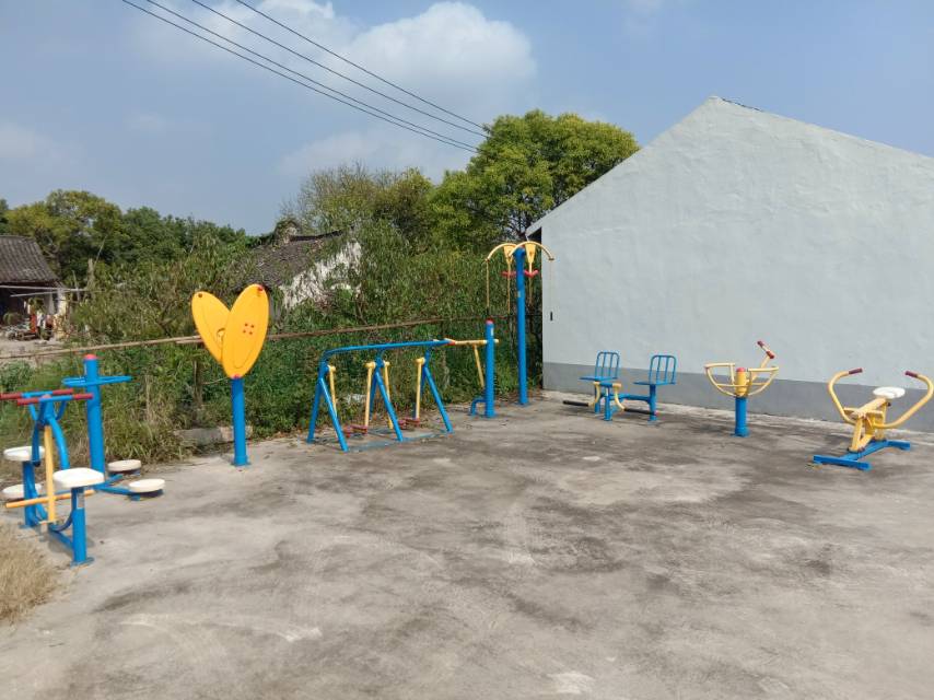 堡鎮(zhèn)財(cái)貿(mào)村石橋11隊(duì)倉(cāng)庫(kù)健身點(diǎn)