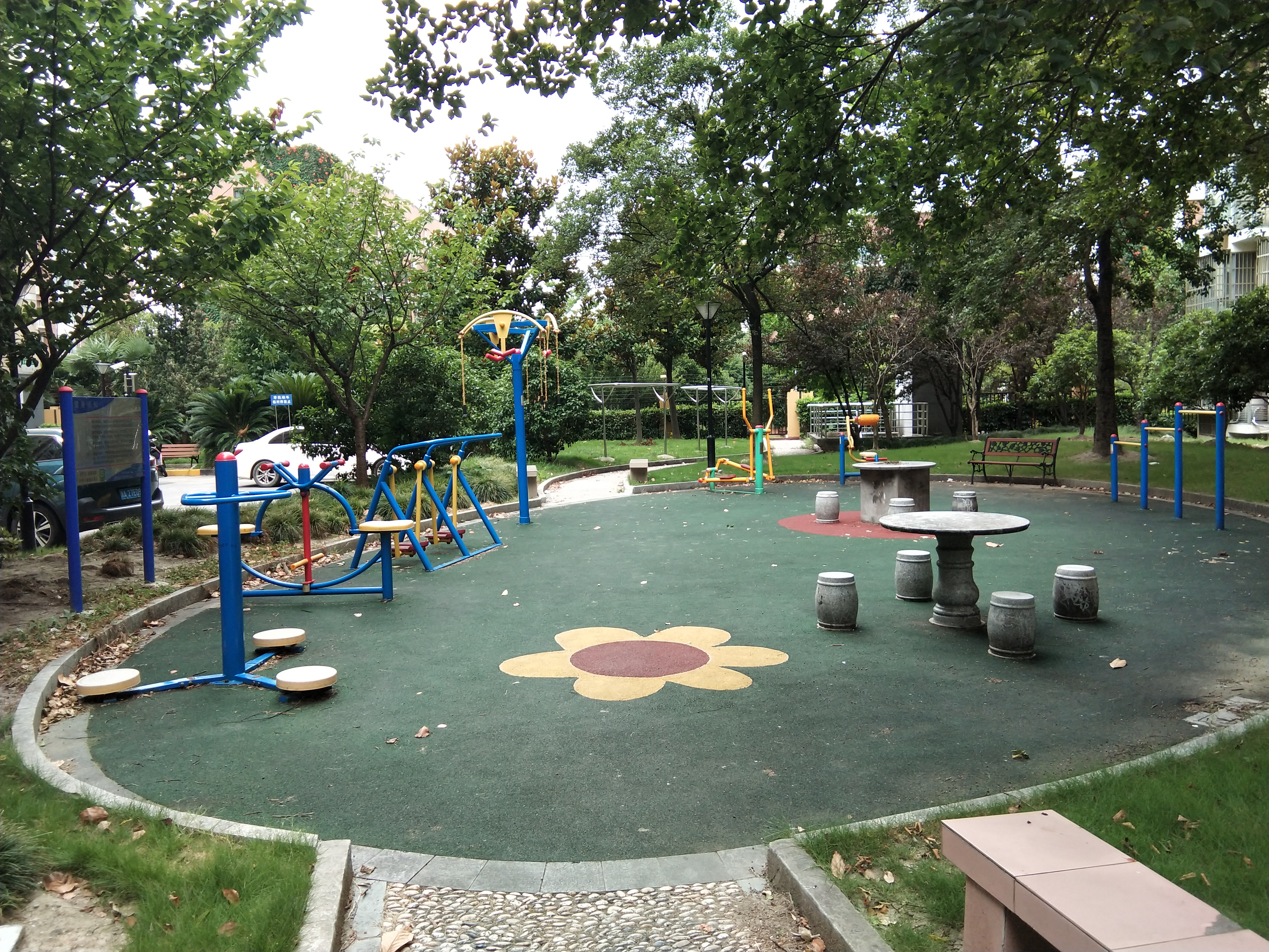 世博六居B健身苑點